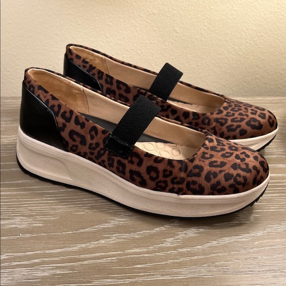 NIB, StrideRite Reflection Round Toe Mary Jane
Comfort Sneakers - Picture 3 of 10